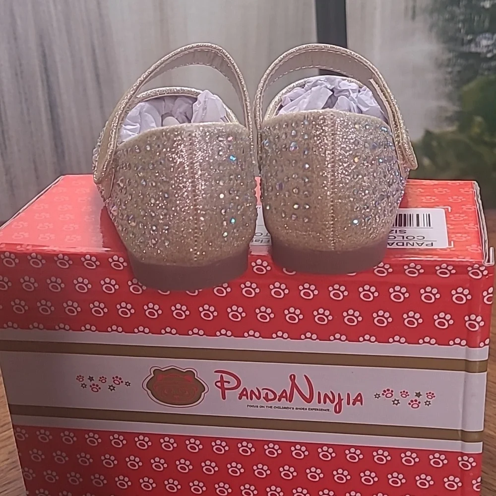 New in box! Pandaninjia Girls size 6 Susie gold rhinestone flat dress shoes